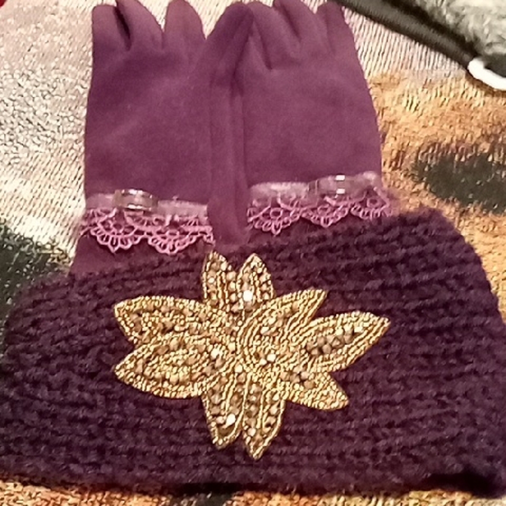 Elegant Purple and Gold Women's Gloves